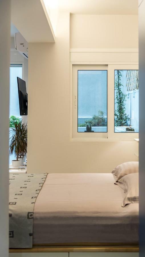 Central Cozy Studio With A Secret Garden アテネ エクステリア 写真